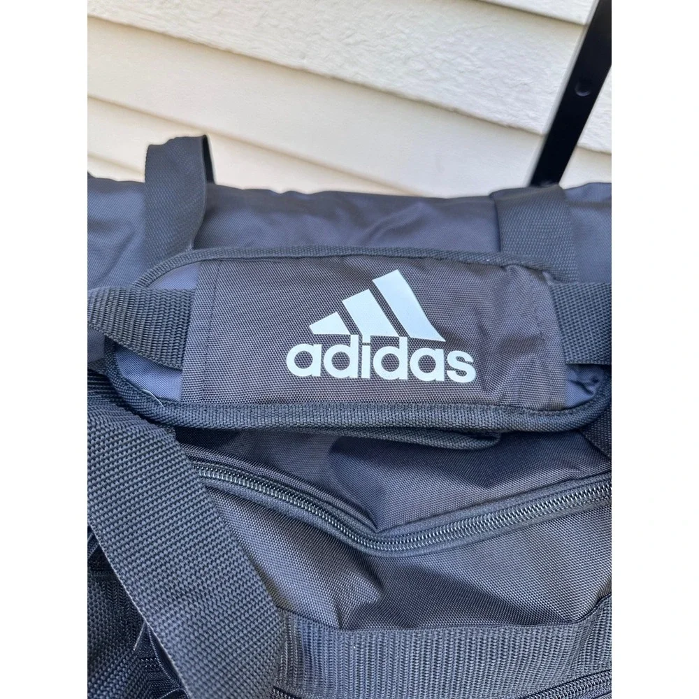 Adidas Defender IV Medium Gym Training Duffel Bag Black Padded Handles NWT